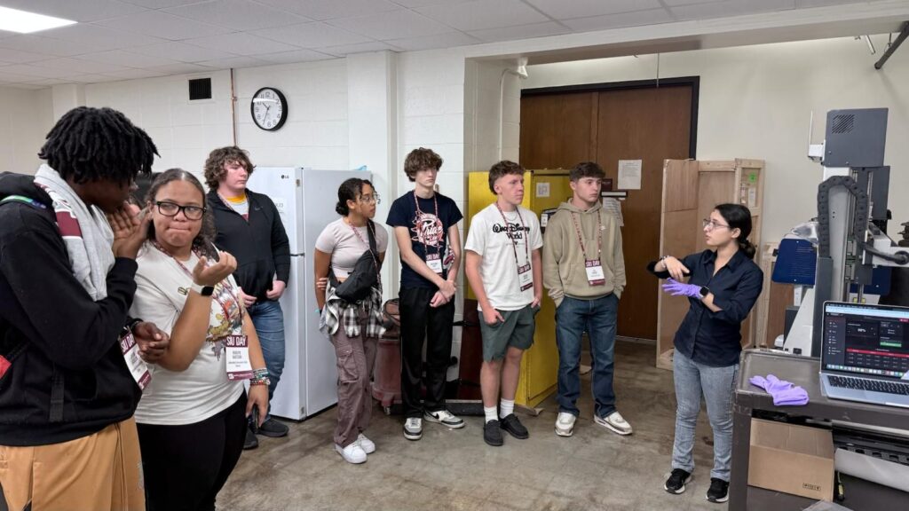 Visitors gathered in the GeoCARE Lab during SIU Day